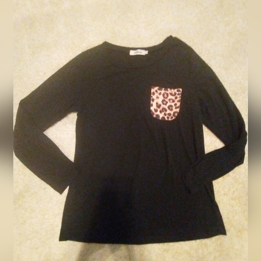 Black Long Sleeve Tee with Leopard Print On Pocket